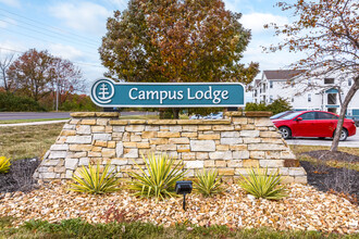 Campus Lodge in Columbia, MO - Building Photo - Building Photo