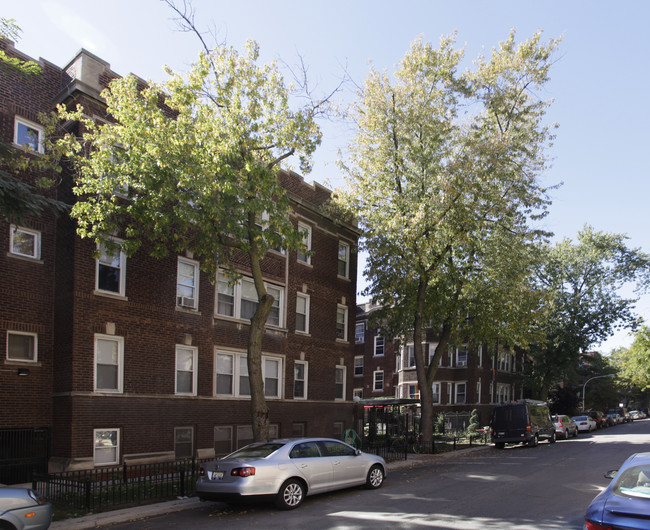 825 W Cornelia in Chicago, IL - Foto de edificio - Building Photo