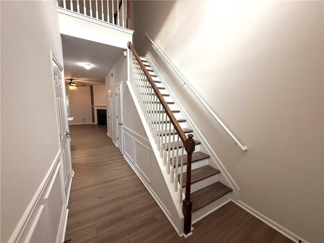 314 Creek Manor Way in Suwanee, GA - Building Photo - Building Photo