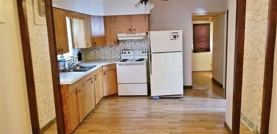 117 N Main Ave in Rugby, ND - Foto de edificio