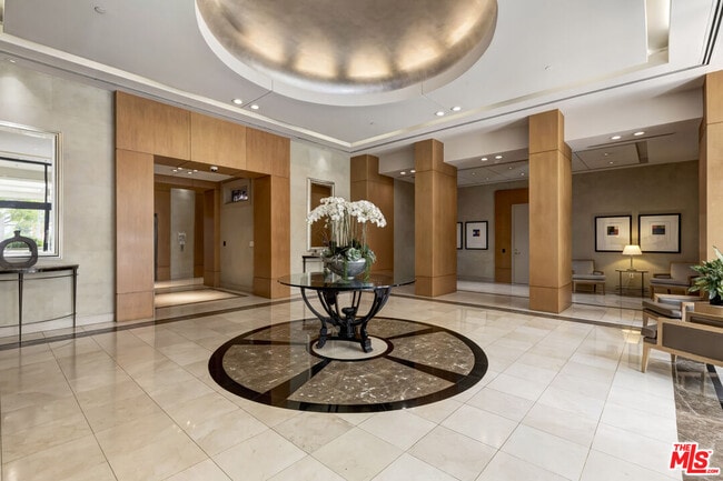 10445 Wilshire Blvd in Los Angeles, CA - Building Photo - Building Photo