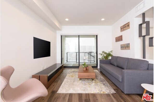 1319 N Martel Ave-Unit -102 in Los Angeles, CA - Building Photo - Building Photo