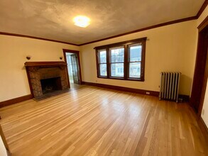 8 Margaret St, Unit 2 in Arlington, MA - Foto de edificio - Building Photo