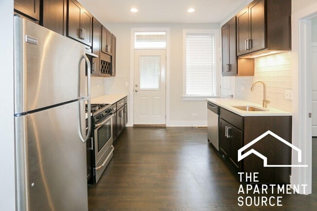 property at 1948 W Nelson St