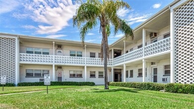 7050 Sunset Way in St Pete Beach, FL - Building Photo - Building Photo