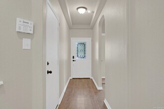 226 Goldenrod Dr in San Marcos, TX - Foto de edificio - Building Photo