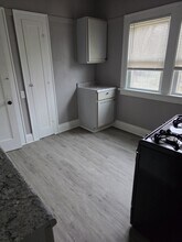 3222 W Fairmount Ave in Milwaukee, WI - Building Photo - Building Photo