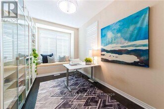 285 Sixteen Mile Dr in Oakville, ON - Building Photo - Building Photo