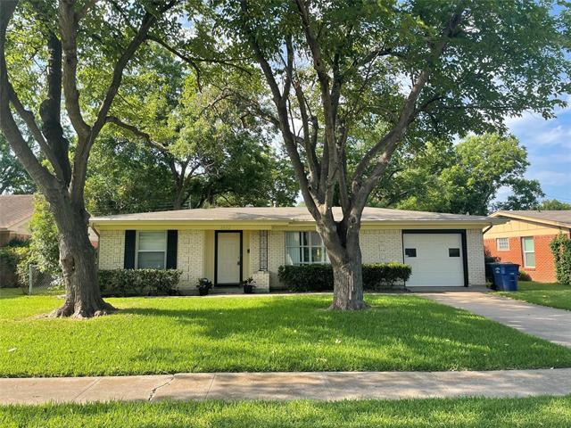 property at 2532 Highwood Dr