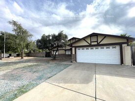 7517 W Mercer Ln in Peoria, AZ - Building Photo