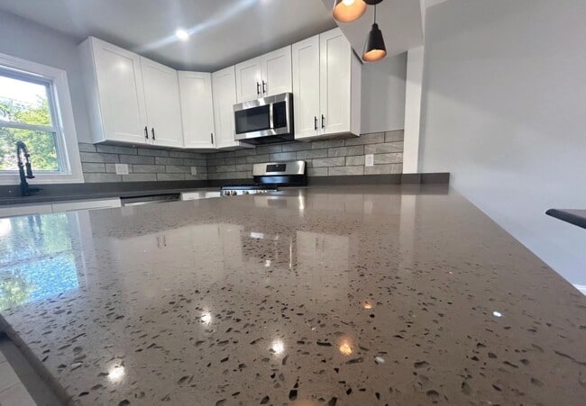2422 Airacobra St in Levittown, PA - Building Photo - Building Photo
