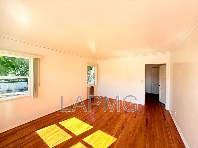 3531 12th Ave in Los Angeles, CA - Building Photo - Building Photo