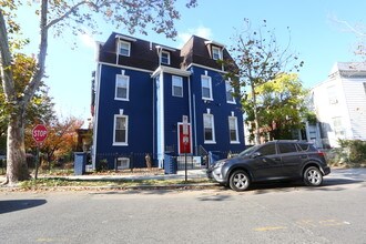 3400 Holmead Pl NW in Washington, DC - Building Photo - Building Photo