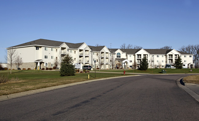 Savanna Apartments in St. Cloud, MN - Building Photo - Building Photo