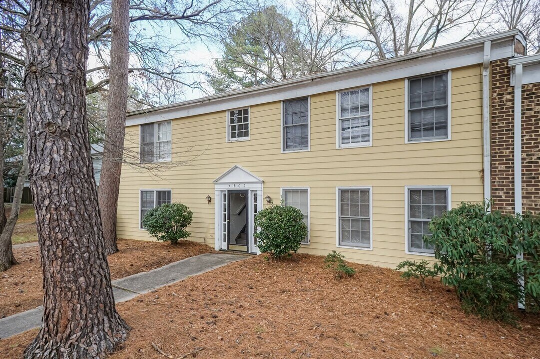 2811 Tully Square in Winston-Salem, NC - Building Photo