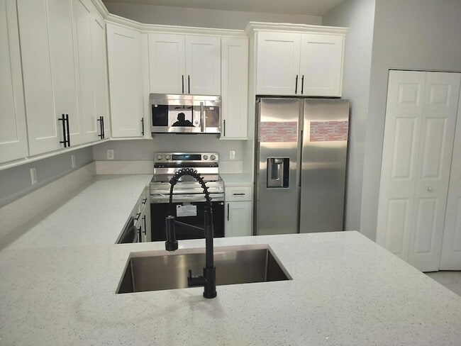 826 Middleton Dr SW in Vero Beach, FL - Building Photo - Building Photo