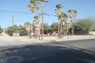 1918 N Tucson Blvd in Tucson, AZ - Building Photo - Building Photo