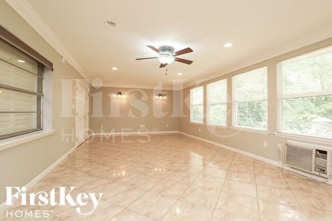 401 Broadview Ave in Altamonte Springs, FL - Building Photo - Building Photo