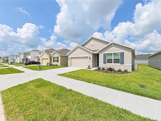 2939 Lotus Flower Trl in Wesley Chapel, FL - Building Photo - Building Photo