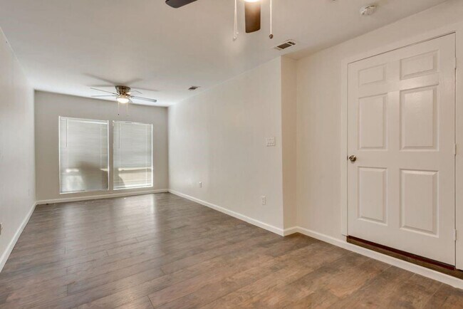 1833 Bolingbroke Pl in Fort Worth, TX - Building Photo - Building Photo