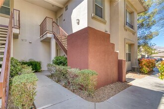 912 Duckhorn Ct in Las Vegas, NV - Building Photo - Building Photo