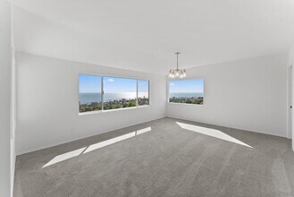5995 La Jolla Corona Dr in San Diego, CA - Building Photo - Building Photo