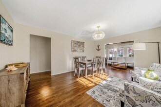 6 Rolling Hill Rd in Hampton Bays, NY - Building Photo - Building Photo