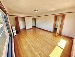 Parkway Apartments in Seattle, WA - Building Photo - Interior Photo