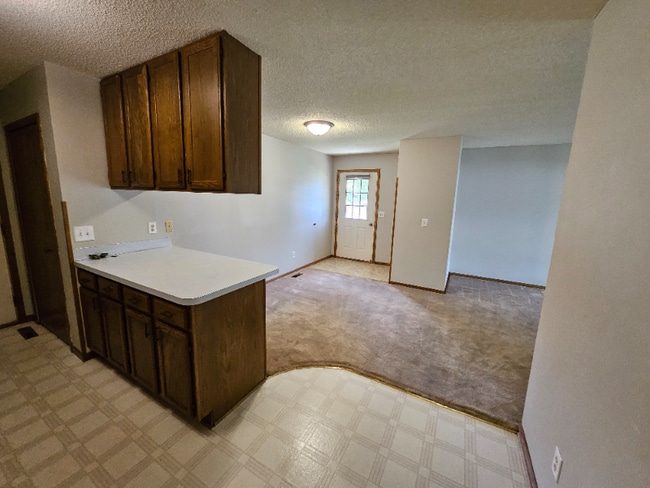 2421 Grenadier Ave N in Oakdale, MN - Building Photo - Building Photo
