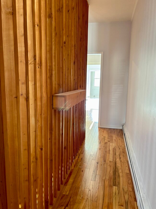 26 Sterling Pl, Unit 4 in Edgewater, NJ - Foto de edificio - Building Photo