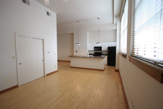 100 Broadway Blvd NE in Albuquerque, NM - Foto de edificio - Building Photo