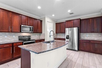 4401 Large Leaf Ln in Hollywood, FL - Building Photo - Building Photo