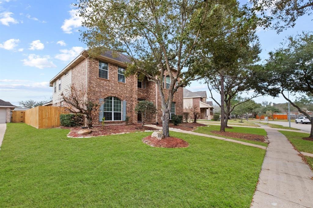 5614 Meadow Arbor Ln in Rosharon, TX - Foto de edificio