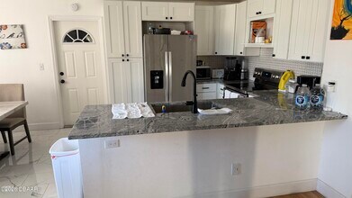 215 Woodland Ave in Daytona Beach, FL - Building Photo - Building Photo