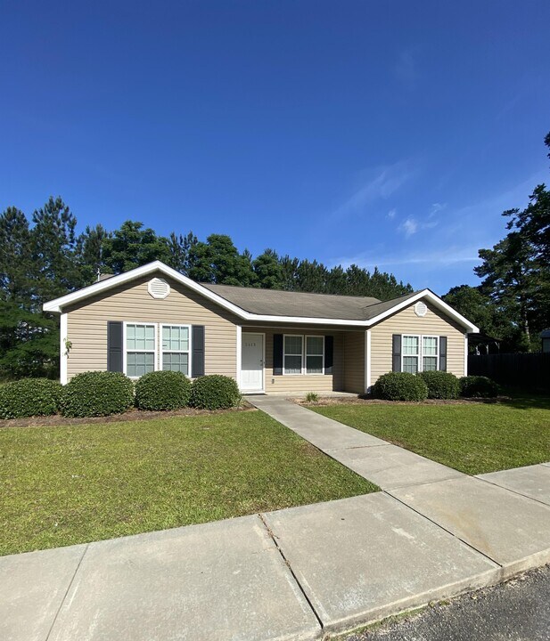 2613 Northfield Rd in Tifton, GA - Building Photo