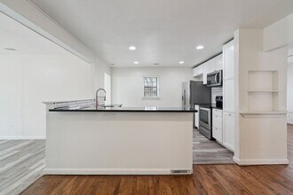 202 W Peach St in Midwest City, OK - Building Photo - Building Photo