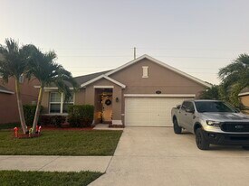 1495 Lexington Square SW in Vero Beach, FL - Building Photo