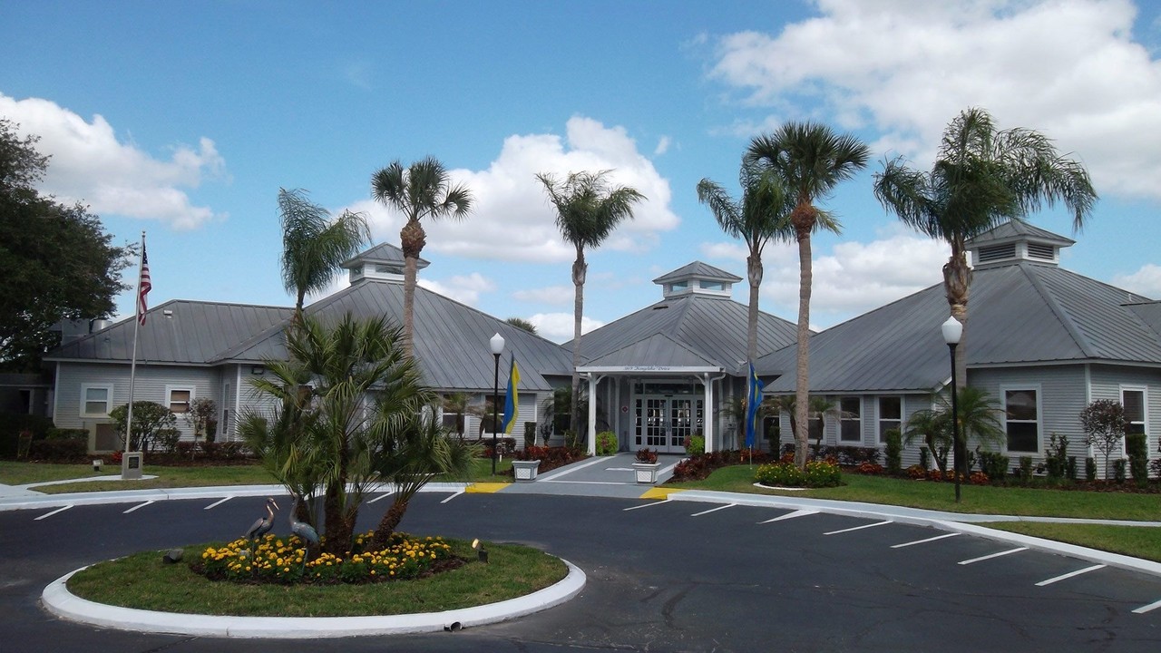 King's Lake in Debary, FL - Building Photo