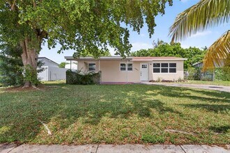 5901 NW 42nd Terrace in Fort Lauderdale, FL - Building Photo - Building Photo