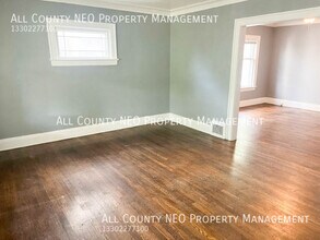 3165 E Derbyshire Rd in Cleveland Heights, OH - Building Photo - Building Photo
