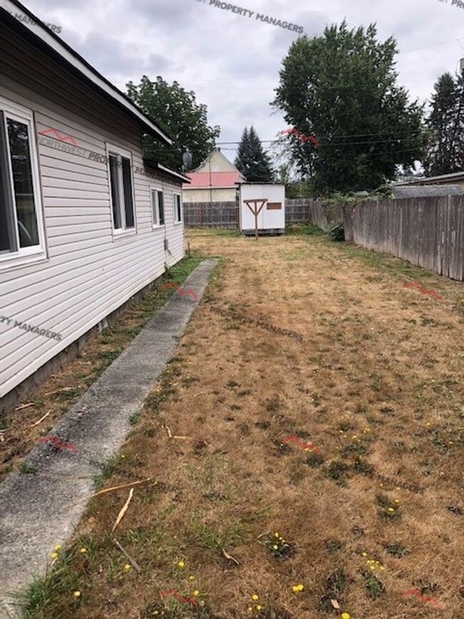 1116 F St in Centralia, WA - Building Photo - Building Photo