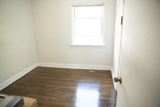 4 Camilla Crescent in Toronto, ON - Building Photo - Building Photo