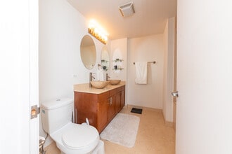 2545 S Dearborn St in Chicago, IL - Building Photo - Building Photo