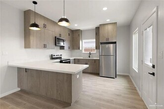 14 N 56th Ln in McAllen, TX - Building Photo - Building Photo