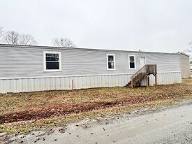 126 Lodge Rd in Pendleton, SC - Building Photo
