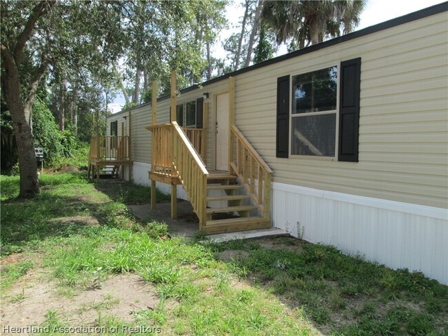 13 Crawford Dr in Lake Placid, FL - Foto de edificio - Building Photo