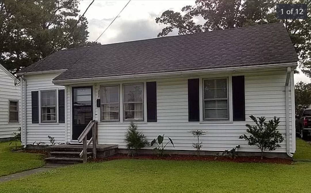 208 Meekins St in Elizabeth City, NC - Foto de edificio