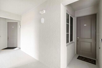 17625 Opal Sand Dr, Unit 302 in Venice, FL - Building Photo - Building Photo