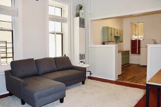 822 N Wood St, Unit 1R in Chicago, IL - Building Photo - Building Photo