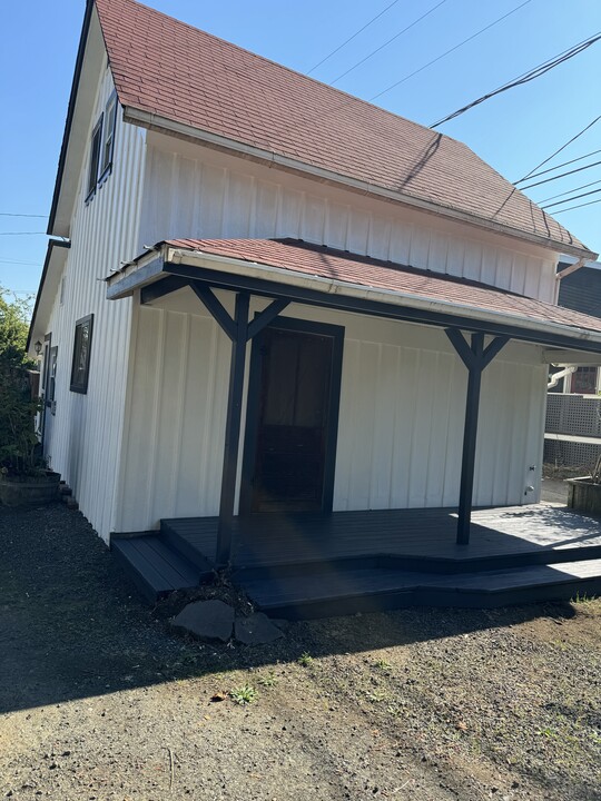 1041 Lawrence St, Unit 1041 in Eugene, OR - Building Photo